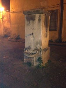Fontana pubblica di Pisa chiusa - Tribunale di Pisa