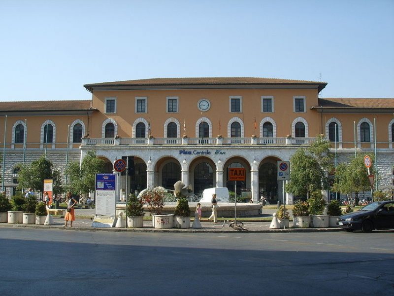 Fattori, Sarti e Auletta: “Sosteniamo lo sciopero dei lavoratori dei servizi di pulizia della stazione di Pisa. Presentata mozione in consiglio regionale”.