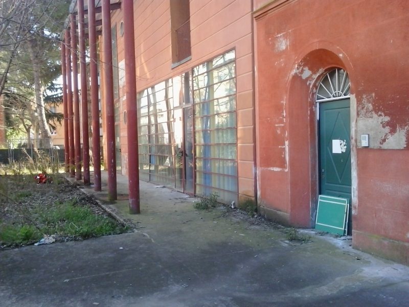 Centro di prima accoglienza in via Garibaldi, chiuso da un anno e mezzo per una ristrutturazione mai iniziata