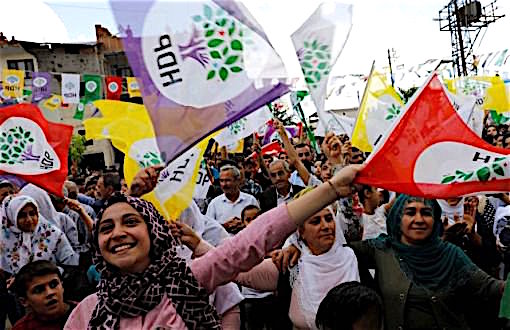 Mozione: Sostegno al Partito democratico dei Popoli (HDP), condanna per la repressione del Governo della Turchia