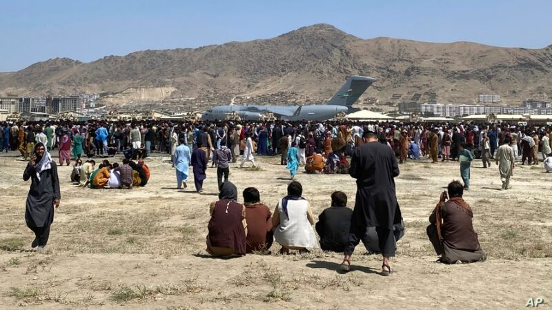Il Comune di Pisa si impegni nell’accoglienza delle persone in fuga dall’Afghanistan: una mozione urgente in Consiglio comunale