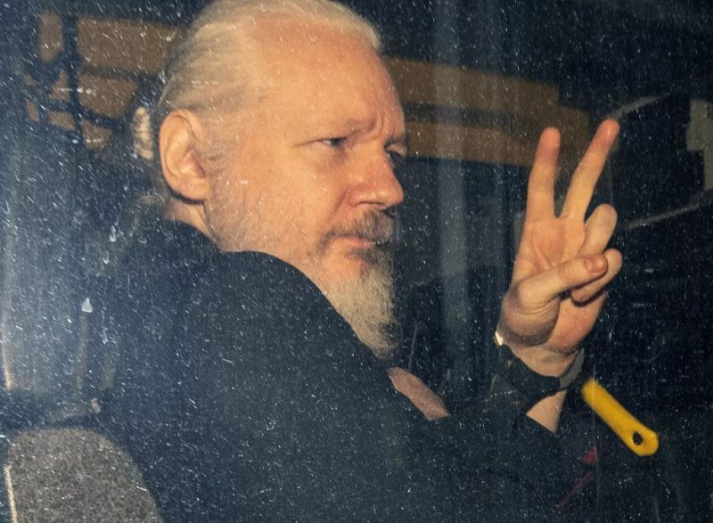 Mozione: A sostegno di Julian Assange: una vendetta contro il giornalismo d’inchiesta che lavora per la libertà d’informazione